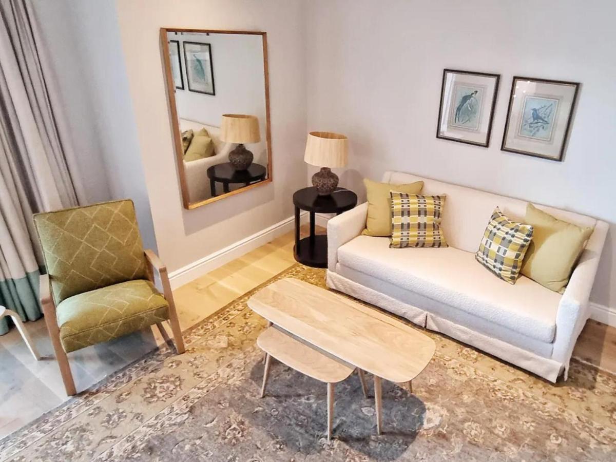 The Dragon Tree Guesthouse كالكباي المظهر الخارجي الصورة