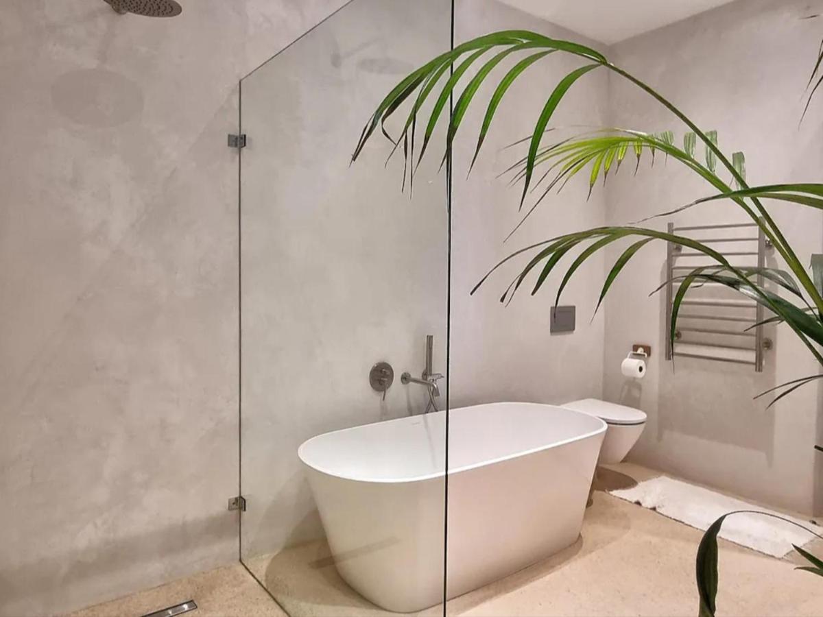 The Dragon Tree Guesthouse كالكباي المظهر الخارجي الصورة